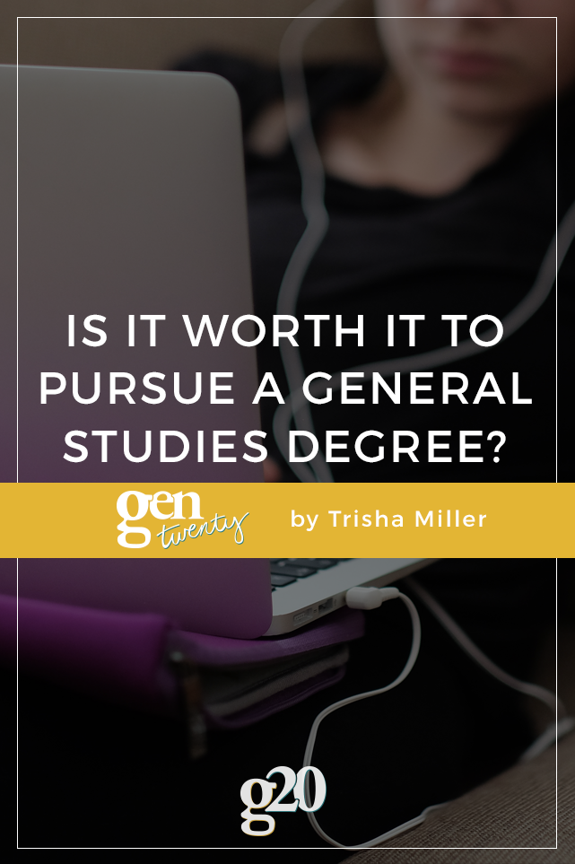 If you aren't sure what to major in, here are the pros and cons of a general studies degree.