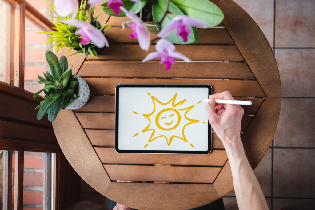 drawing a sun on an ipad