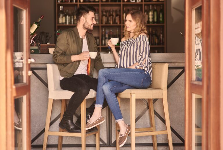 How to Choose First Date Outfits That Will Make You Shine