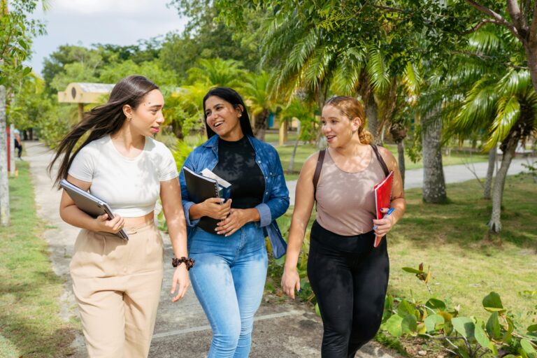 how to make friends in college as an introvert