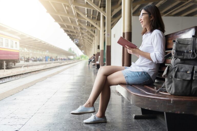 How to Feel More Comfortable When Traveling Alone