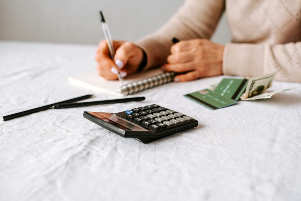 using a calculator to look at interest rate costs