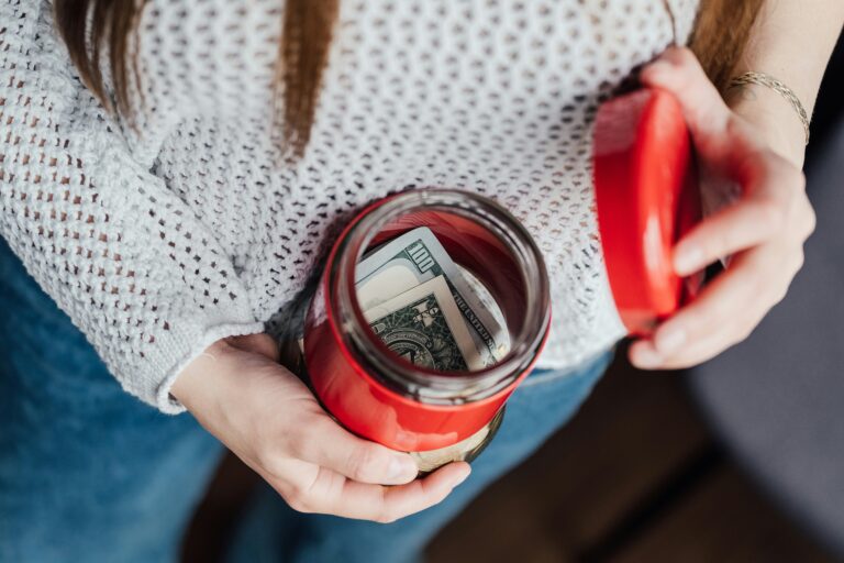 How to Handle Financial Emergencies Without Panicking