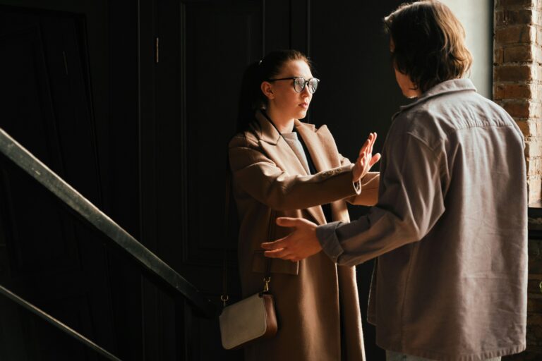 Relationship Red Flags to Watch Out For