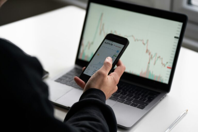 The 8 Best Guided Investment Platforms You Should Look Into For 2025