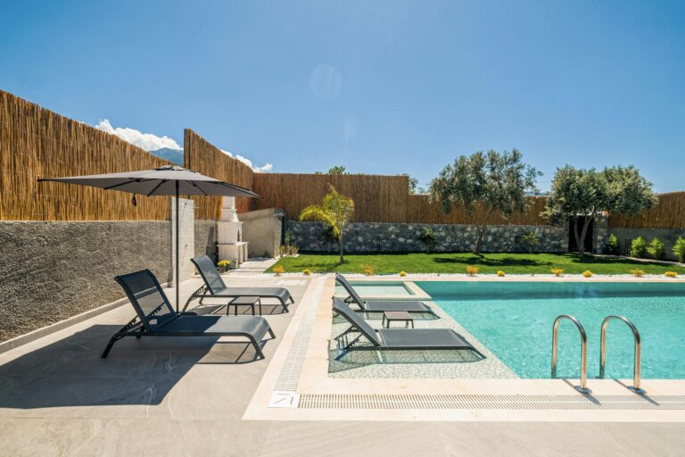 How to Transform Your Backyard into the Ultimate Outdoor Hangout