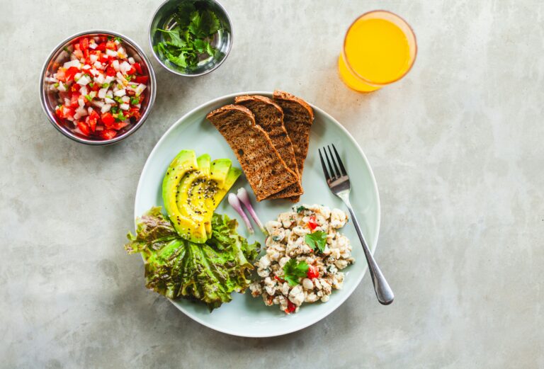 Daily Eating Habits for Better Emotional Wellbeing