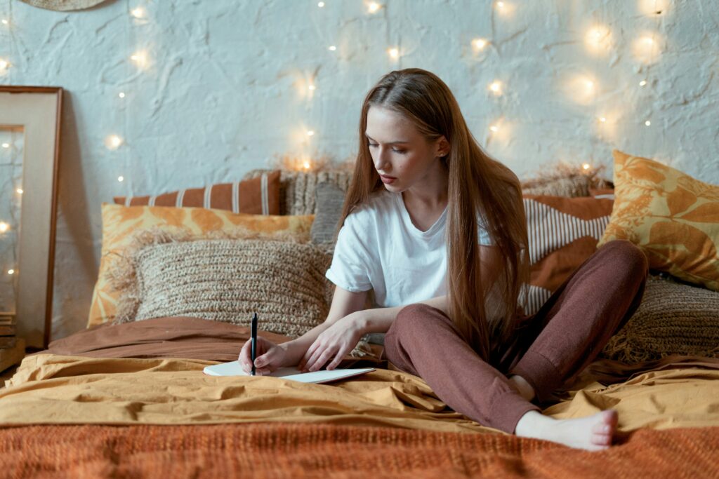 journaling to self reflect