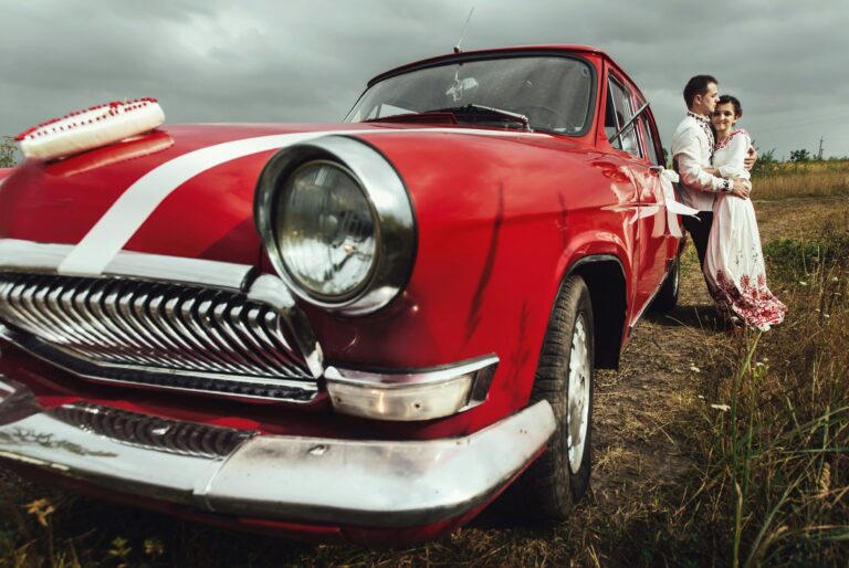 How to Insure a Vintage Car and Estimate the Costs