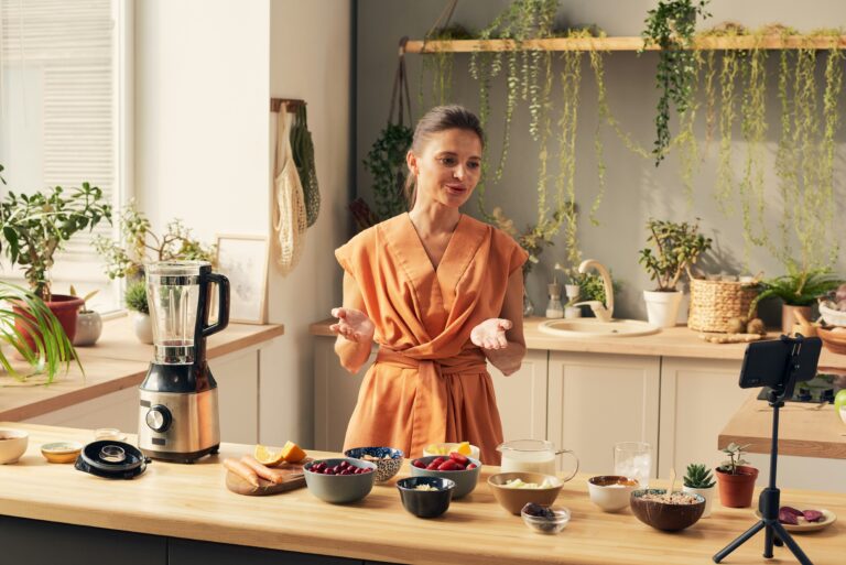4 Food and Drink Side Hustles to Start Small