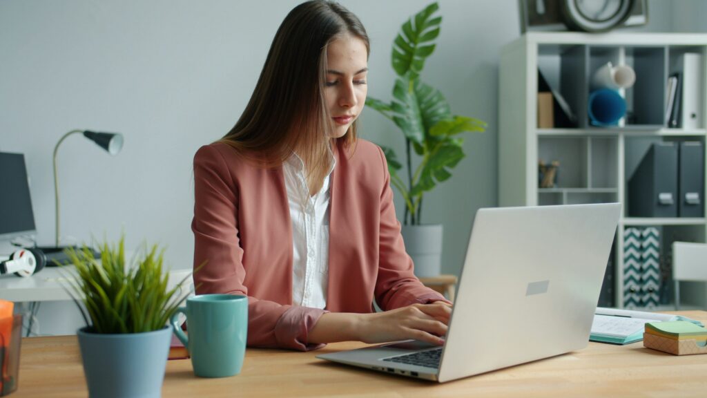 How to Build Confidence in Your First &ldquo;Real&rdquo; Job