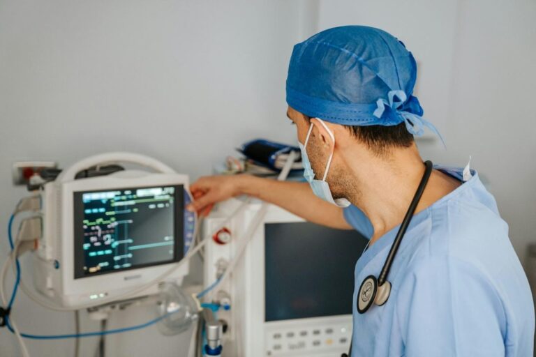 Key Skills Every Future Acute Care Nurse Practitioner Should Develop