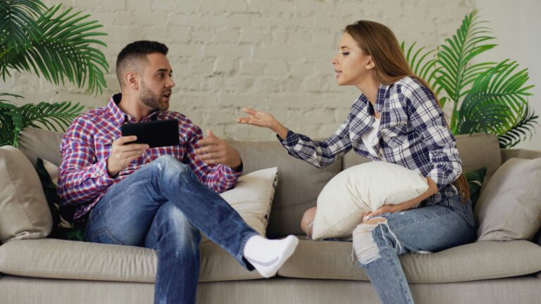 Financial Red Flags in Relationships No One Talks About