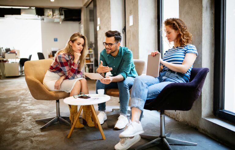 What Employee Engagement Platforms Need Beyond Basic Messaging