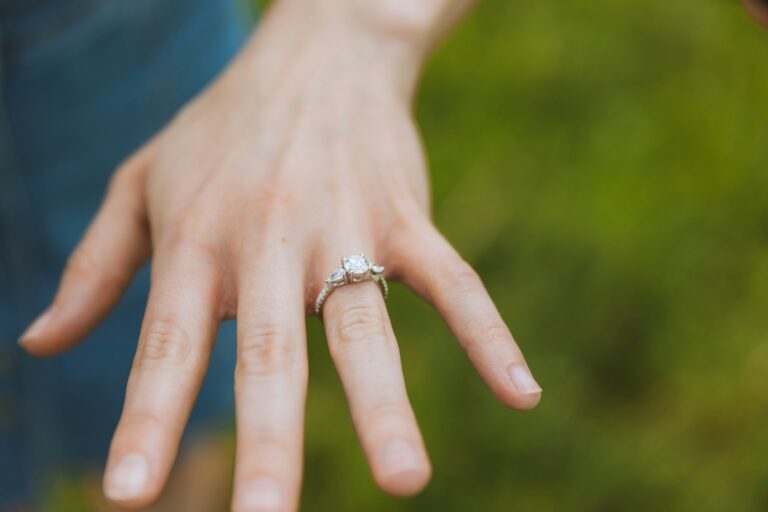 How to Choose an Engagement Ring That Actually Fits Your Lifestyle