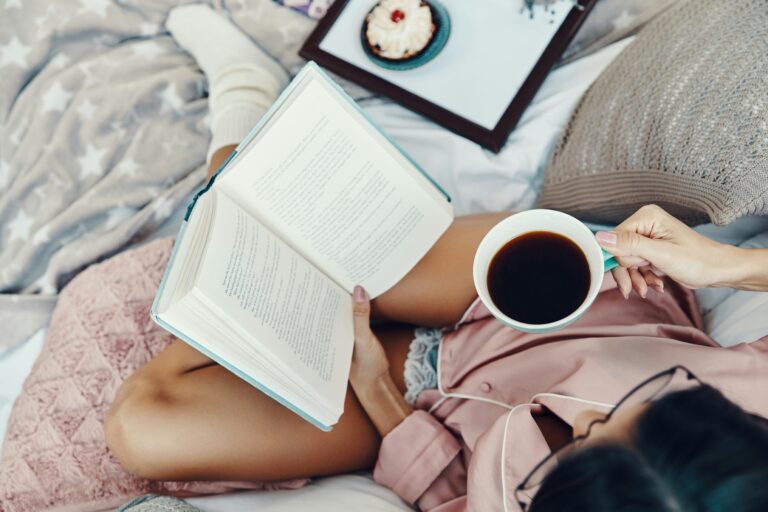 How to Reconnect With Yourself When Life Feels Overwhelming in Your 20s